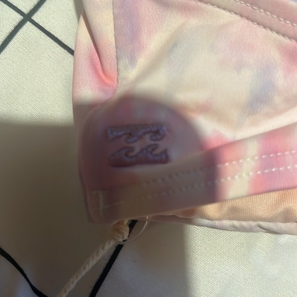 Billabong Swimsuit - Picture 3 of 4